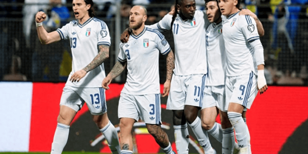 俱乐部拿遍冠军，世界杯却一场没踢，多纳鲁马成了足坛最扎心的巨星