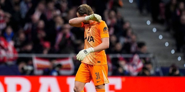 热刺欧冠惨败背后：22岁门将首发仅17分钟被换，心态崩溃引热议