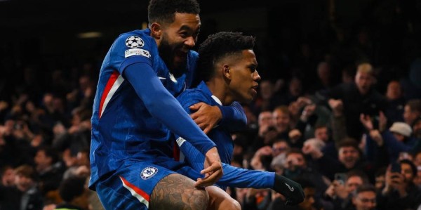 3-0完胜！切尔西豪取三连胜，巴萨两亿欧巨星哑火，铁卫红牌被罚下