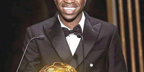 金球落选+状态低迷！维尼修斯续约遇阻，皇马如何留住巴西天才？