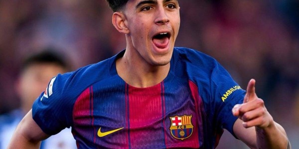 一场3-0，让巴萨反超皇马登顶西甲！亚马尔闪耀，德容破门，真核回归