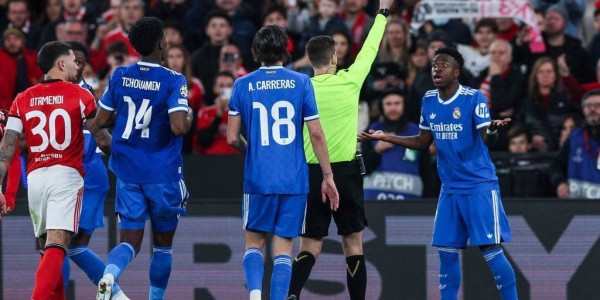 组图：欧冠皇马1-0本菲卡 小熊破门染黄+遭歧视罢赛