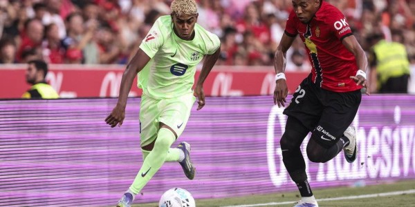 西甲-亚马尔传射拉菲尼亚破门 巴萨3-0九人马洛卡迎开门红