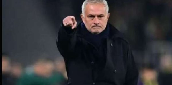 62岁穆里尼奥狂人归来！1周后这举动让全场泪目，下一站竟是？