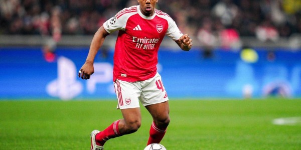 死敌截胡！曼联突袭阿森纳新星，左后卫转会暗战打响