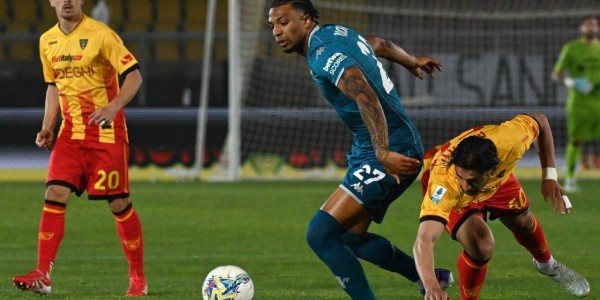 随着佛罗伦萨遭降级区球队1-1逼平，意甲最新积分榜出炉