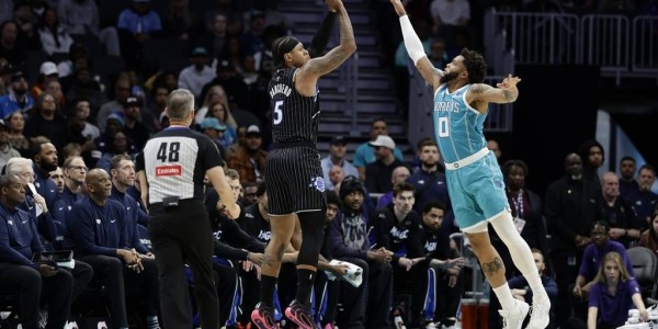 鲍尔20+6贝恩24分 班凯罗20分黄蜂大胜魔术