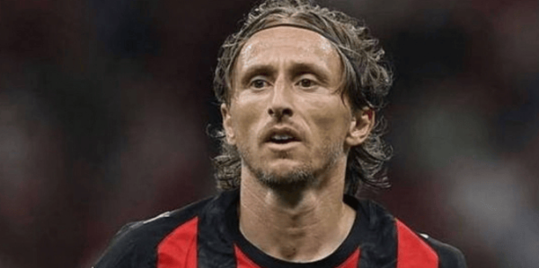 罗马诺：整个米兰都希望魔笛再留队一年，欧冠资格成关键因素