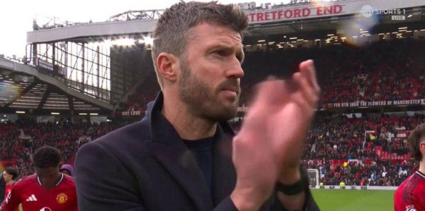 曼联下赛季剑指冠军，欲邀名帅执掌帅印！卡里克晋级欧冠关键，却恐无缘留任