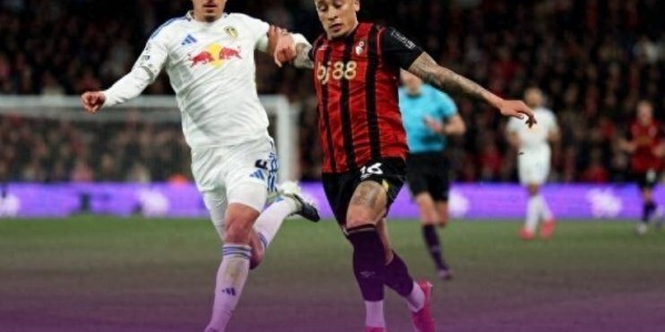 2-2，1-0！英超争冠大戏一夜反转！曼城赢球登榜首，利兹联绝平，积分榜出炉