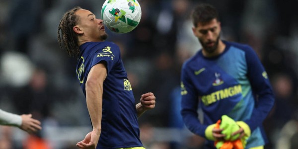 英格兰联赛杯第4轮：纽卡2-0热刺进联赛杯8强 沃尔特马德破门沙尔建功