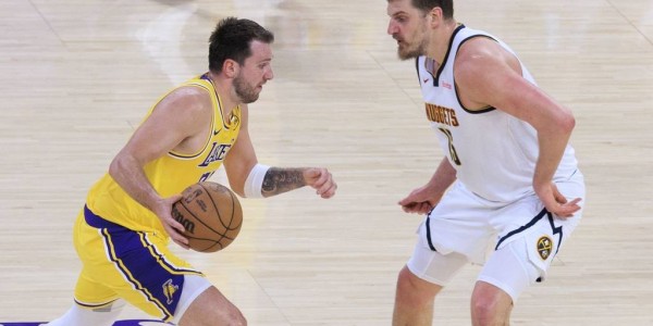 东契奇撤步后仰绝杀+三双 约基奇三双湖人加时胜掘金