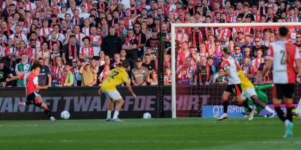 费内巴切5-2逆转费耶诺德晋级欧冠资格赛：弗雷德的超级世界波引爆全场