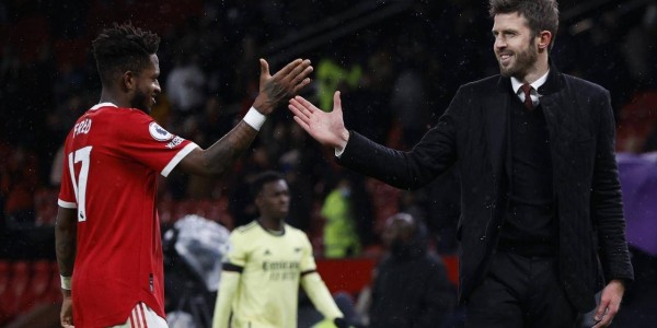 难怪曼联击败维拉，事实证明：埃梅里的战术一开始就错了