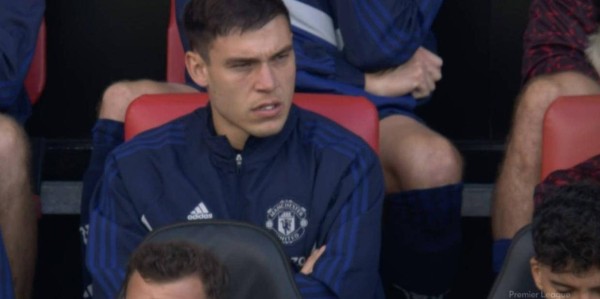 曼联欲卖阿莫林6000万嫡系！明年转会计划曝光，两位置是重中之重