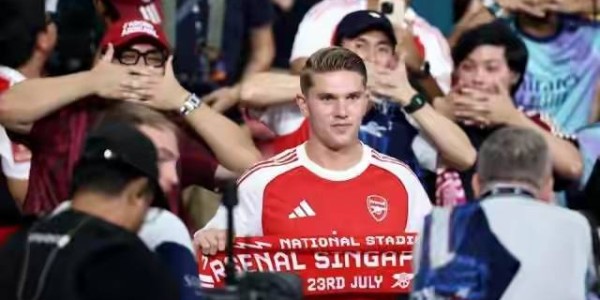 欧冠天外飞仙！埃泽轰无解世界波，阿森纳核心彻底觉醒，6750万镑真值值爆了