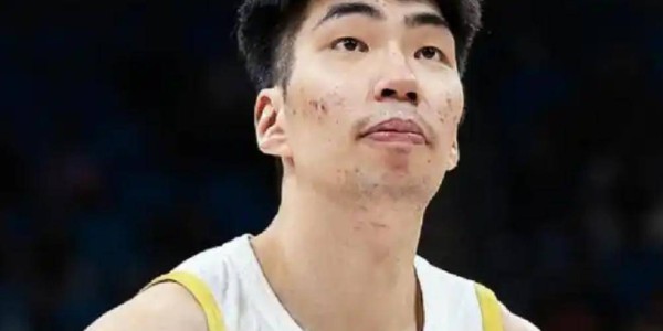 余嘉豪完成西乙联赛首秀赛后与前队友谈西乙和西甲的差距&amp;月薪