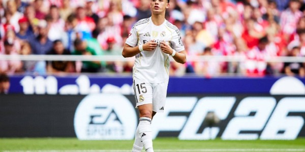 随着马竞5-2皇马，送首败，西甲最新积分榜出炉，巴萨收大礼！