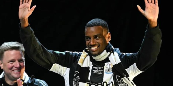 伊萨克发文告别纽卡斯尔，直言永远心怀感激！经纪人反唇相讥