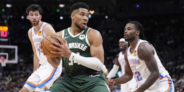 曝多支球队为字母哥提出报价 雄鹿已认真考虑