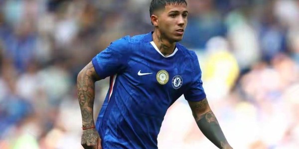 3-0！2-0！欧冠狂欢夜：巴尔韦德上演帽子戏法，皇马痛击曼城，黑马轻取葡超豪门