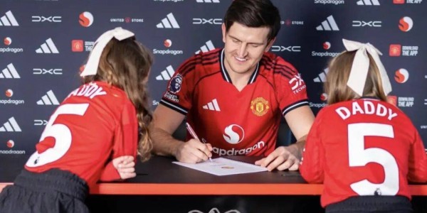 曼联官宣马奎尔续约终老梦剧场！新合同细节曝光，揭秘拒绝小贝高薪原因