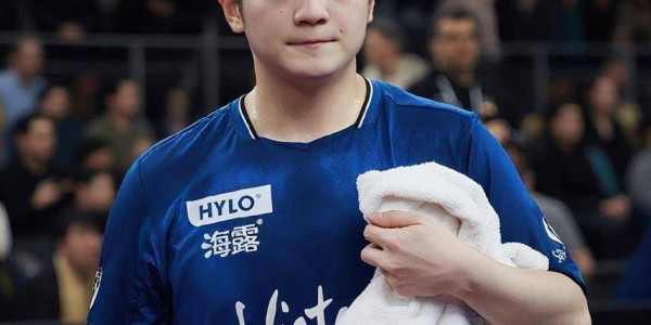 归来仍是王者！樊振东德甲复出3-1轻取对手，现场球迷高喊“凯撒”