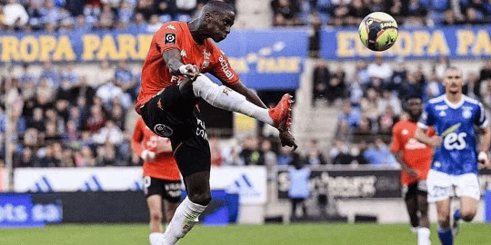 洛里昂VS朗斯：状态大起底，谁能笑傲法甲赛场？