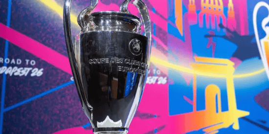 热刺俱乐部对三名做出纳粹礼的球迷实施无限期禁赛。