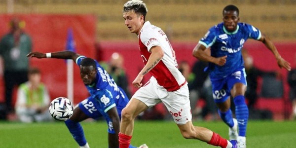 随着马赛1-2，巴黎FC1-1，欧塞尔1-1，里昂0-0，法甲积分榜出炉