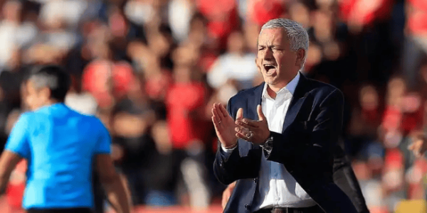 亏钱执教！穆帅尽显人格魅力！本菲卡高层欣慰，冲击双冠王