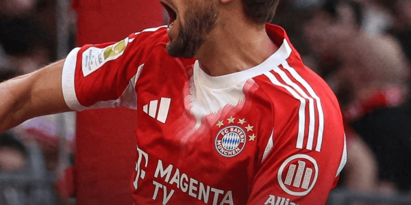 拜仁4比2逆转斯图加特，提前4轮加冕德甲，五大联赛首冠诞生