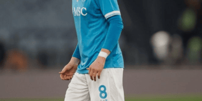 霍伊伦双响，36年纪录，那不勒斯登顶意甲