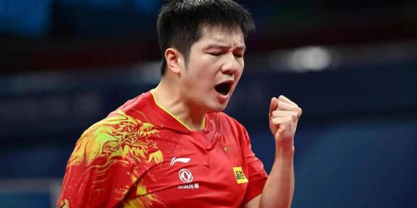 樊振东德甲首秀惊艳亮相，28岁转型获品牌青睐，商业价值不降反升！