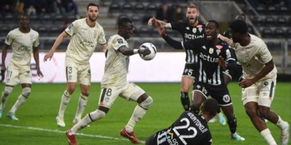 周五法甲焦点战：巴黎圣日尔曼主场迎战昂热，胜负悬念几何？