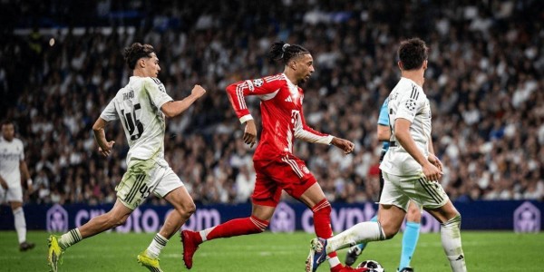 欧冠一场2-1！德甲霸主攻破伯纳乌，拜仁占先机，皇马无退路！