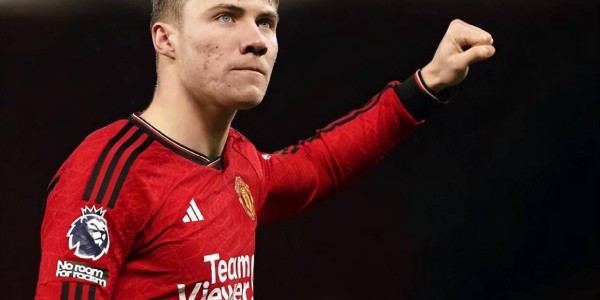 曼联冲击欧洲转会市场，重伤旧将为球队带来4000万巨款