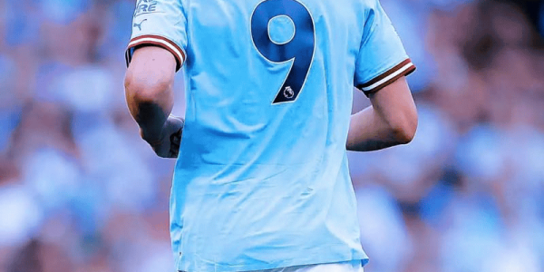 13次触球0射正，哈兰德关键战隐身，曼城7分落后，新双骄之争成笑话