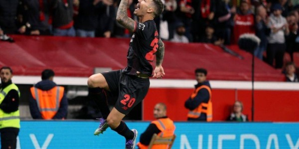 演我？滕哈赫一离队 药厂原地复活：9打11斩血性3-1 拿下德甲首胜