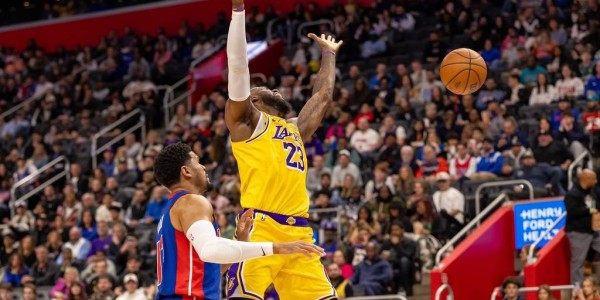 东契奇32分&amp;绝平3分不中老詹12+10 活塞终结湖人9连胜