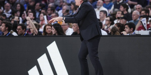 西甲保级关键战：奥维耶多 vs 塞维利亚，上半场互交白卷