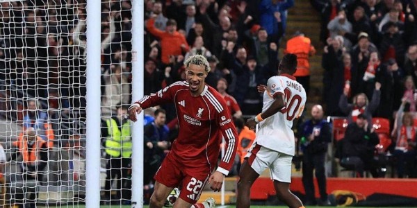 4-1大逆转！利物浦放弃传控反而赢了，斯洛特一招化解帅位危机