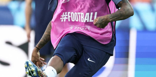 法甲揭幕战：巴黎圣日耳曼1-0艰难击败南特，新赛季开局平淡