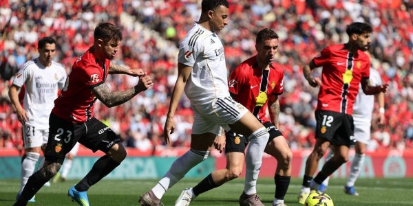 天助巴塞罗那:1-2大冷门,皇马遭西甲第18绝杀,多赛1场落后榜首4分