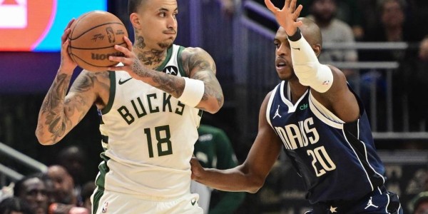 库兹马20分弗拉格19+10 雄鹿胜独行侠