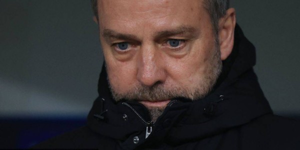 巴萨定位球防守频频失守！弗里克该如何破解这道难题？