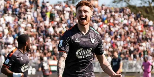 杀疯了！欧洲次级联赛：14队抢意甲门票，沙尔克只差一步回德甲