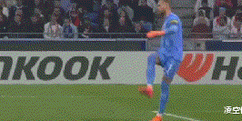 欧联：2-0，24岁国际米兰旧将无敌鱼跃冲顶，助法甲第2迎来2连胜