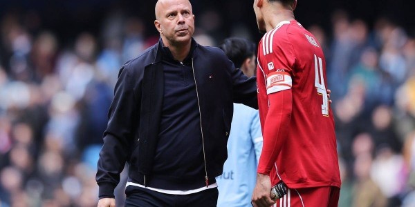 惨遭曼城血洗、全队崩盘！范戴克公开痛批利物浦：直接放弃抵抗了