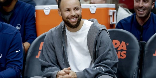 回归？曝库里将在下周一对阵火箭的比赛中复出